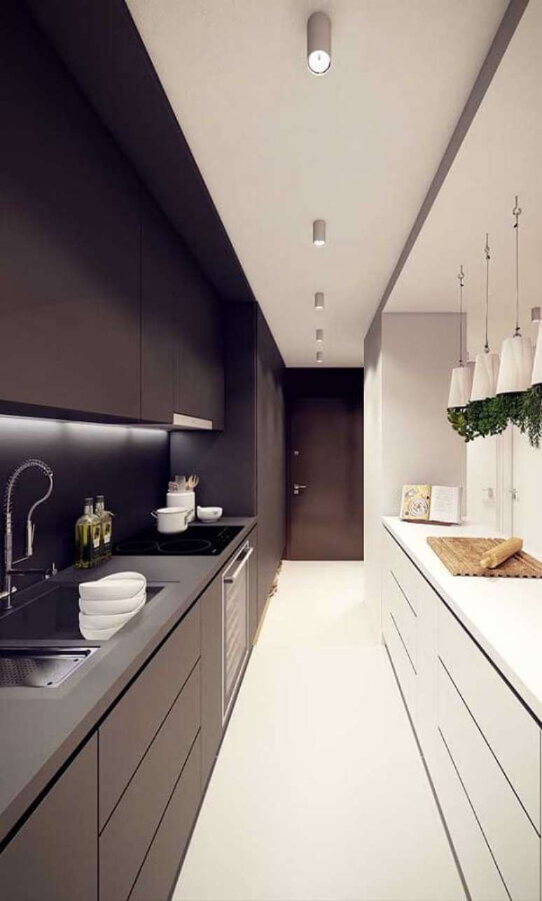 49. Cozinhas modernas decoradas com armários planejados preto e branco – Foto: Pinterest