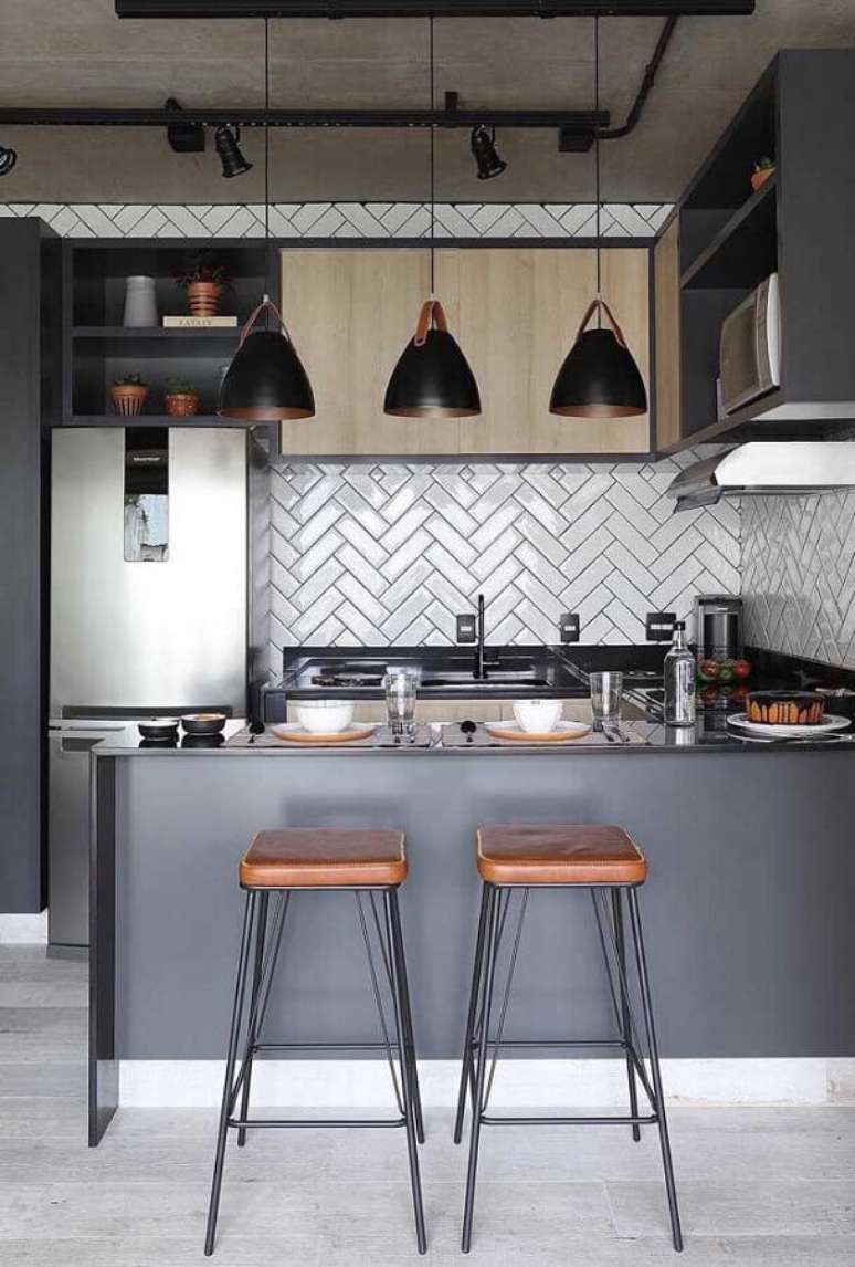 66. Cozinha compacta moderna decorada com pendentes pretos – Foto: Home Decor Ideas