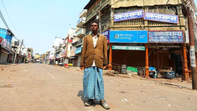 Kishan Lal — um puxador de riquixás que vive na cidade de Allahabad, no norte — não ganha dinheiro há quatro dias