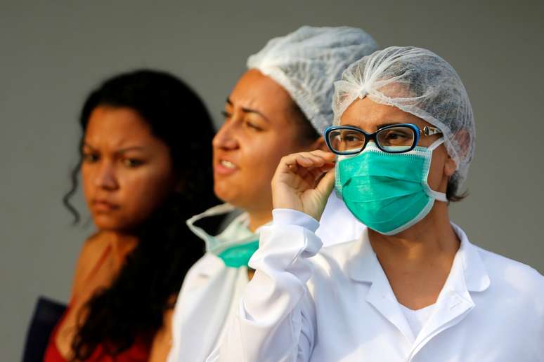 Funcionárias de hospital em Brasília (DF) durante pandemia de coronavírus 
10/03/2020
REUTERS/Adriano Machado