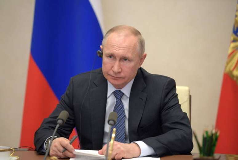 Vladimir Putin participa de videoconferência do G20