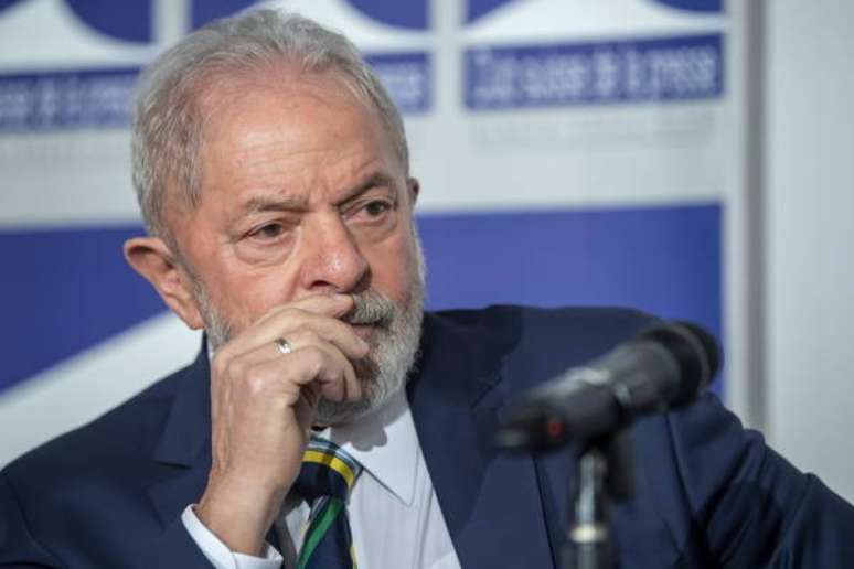 Lula usou as redes sociais - em vídeo e texto - para criticar Bolsonaro