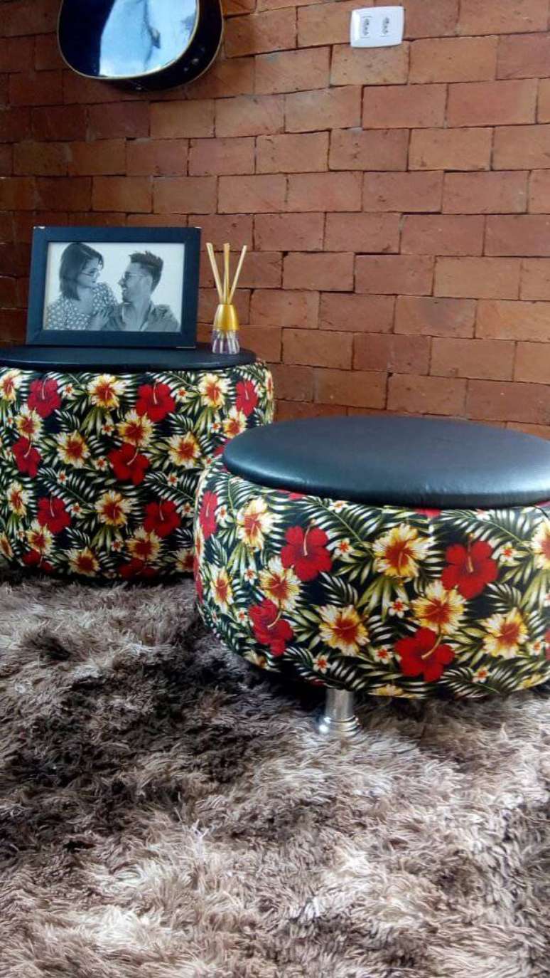 42. Puffs de pneu com estampas s&atilde;o m&oacute;veis criativos e transmitem personalidade &ndash; Foto: Midiamax