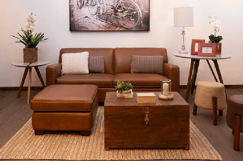 33. Puffs quadrados e p&eacute; de palito integram muito bem o ambiente com sofistica&ccedil;&atilde;o e conforto &ndash; Foto: Blog Cecilia Dale