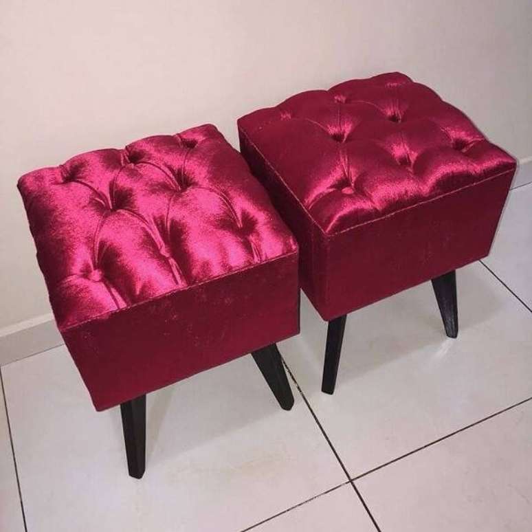 9. Agora, caso voc&ecirc; queira dar um toque antigo no ambiente os puffs com pegada retr&ocirc; podem ser uma boa op&ccedil;&atilde;o &ndash; Foto: Via Pinterest