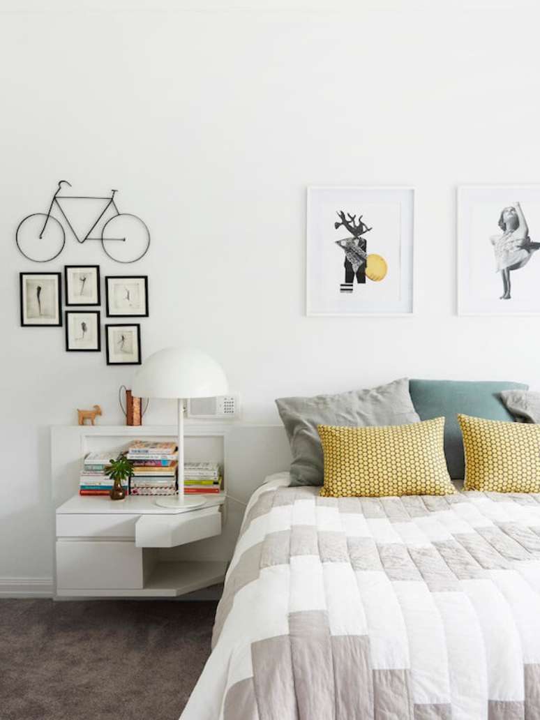 14. Modelo de criado mudo branco suspenso. Fonte: Blog Achados de Decora&ccedil;&atilde;o