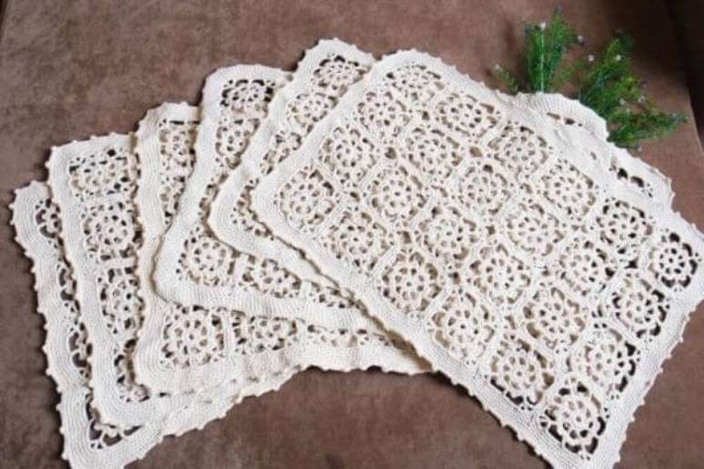 22. Guardanapo de croch&ecirc; branco &ndash; Via: Pinterest