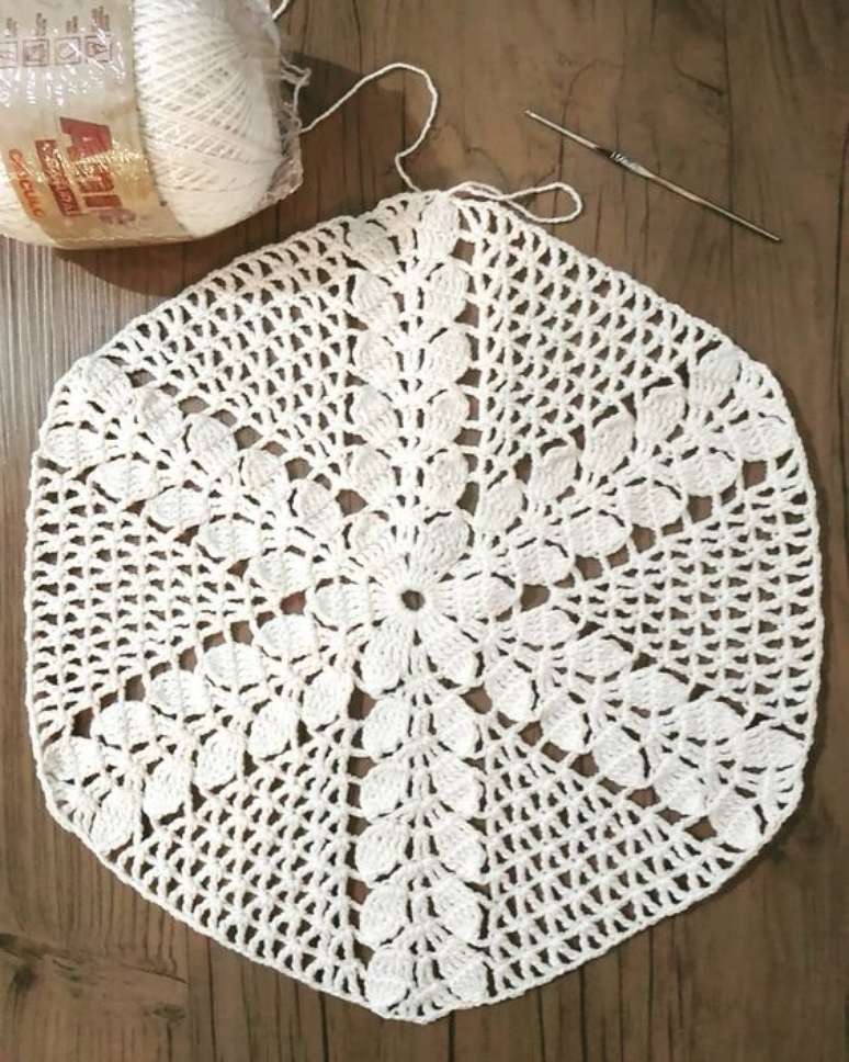 24. Guardanapo de croch&ecirc; branco simples &ndash; Via: Pinterest