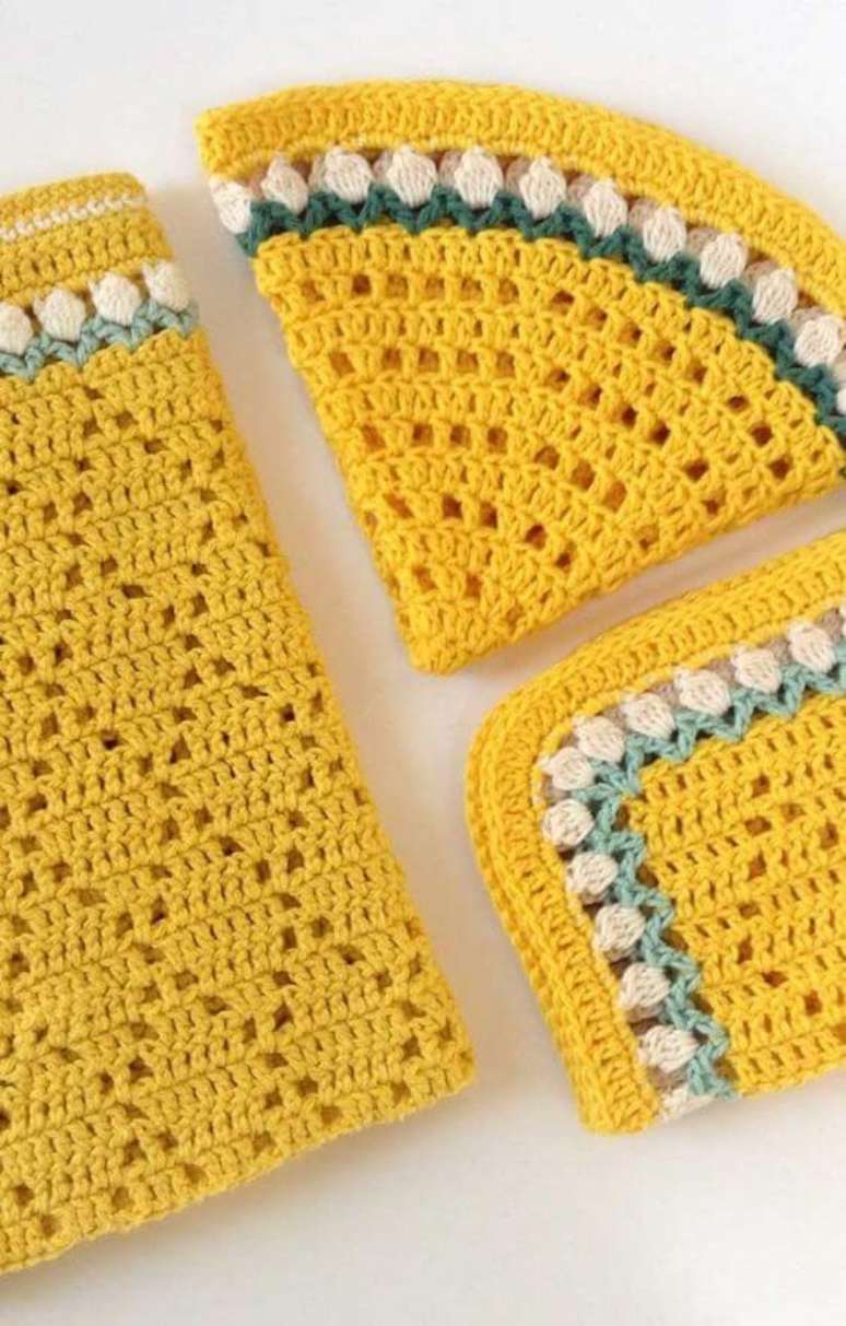 18. Guardanapo de croch&ecirc; amarelo para casa moderna &ndash; Via: Pinterest