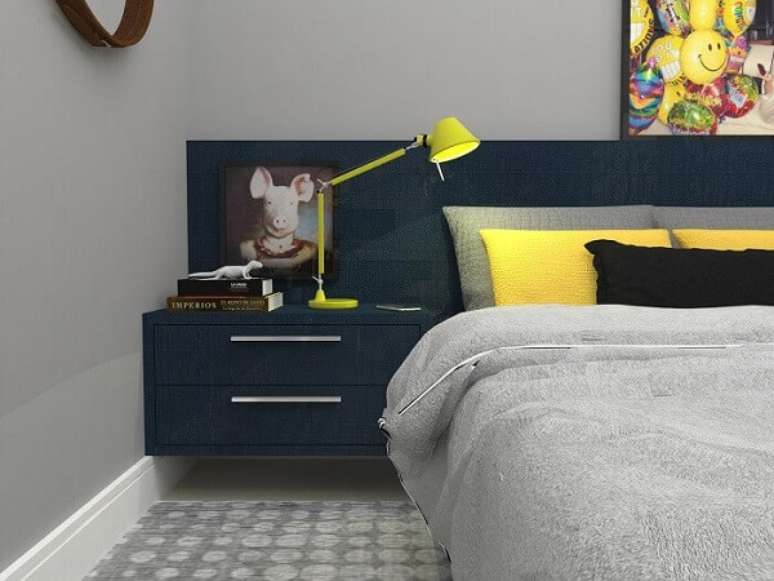 8. Cabeceira com criado mudo embutido recebe o mesmo acabamento. Fonte: &Iacute;talo Aguiar