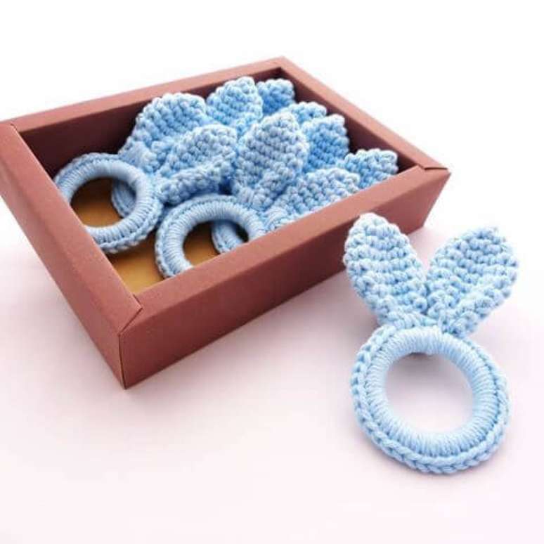 2. Porta guardanapo de croch&ecirc; inspirado na p&aacute;scoa &ndash; via: Pinterest