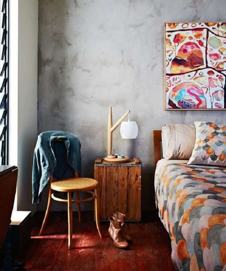 61. Criado mudo r&uacute;stico feito de pallet. Fonte: Pinterest