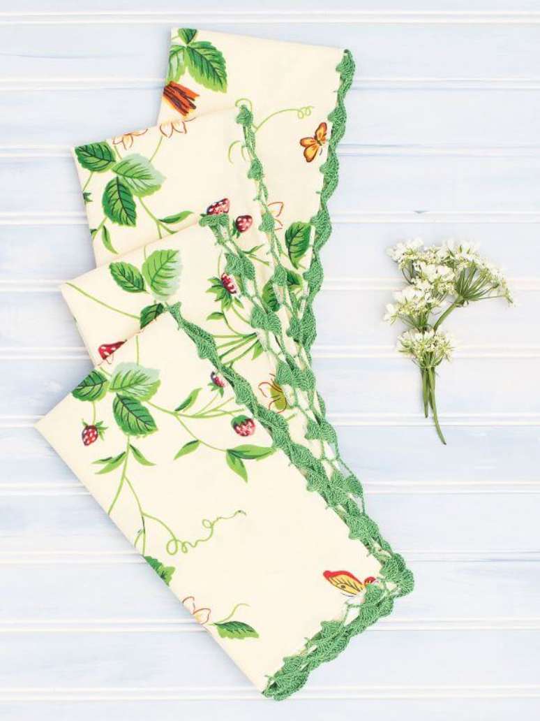 9. Bico de croch&ecirc; para guardanapo estampado &ndash; Via: Pinterest