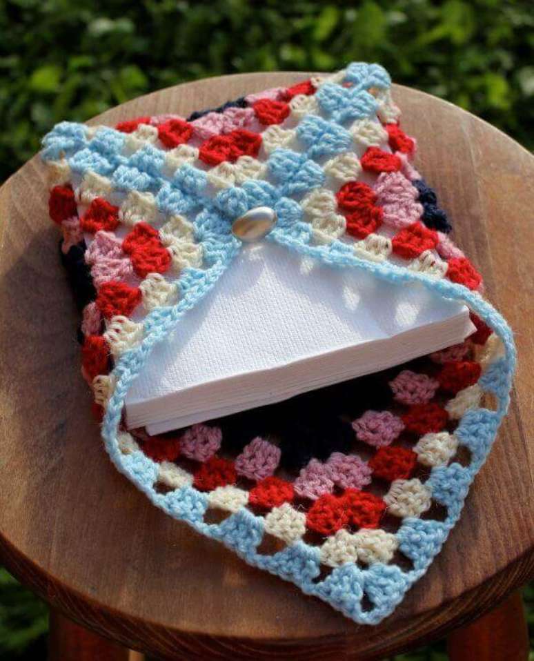 64. Porta guardanapo de croch&ecirc; lindo &ndash; Via: Pinterest