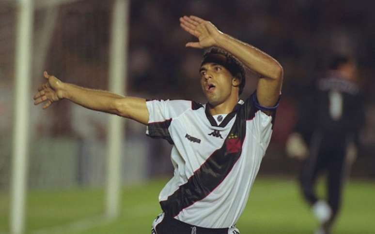 Edmundo marcou três gols na goleada (Foto: Divulgação)