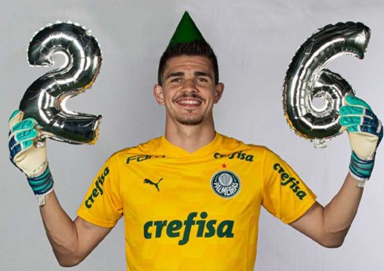 Formado na base do clube, Vinicius Silvestre completou 26 anos de idade neste fim de semana (Reprodução/Twitter)