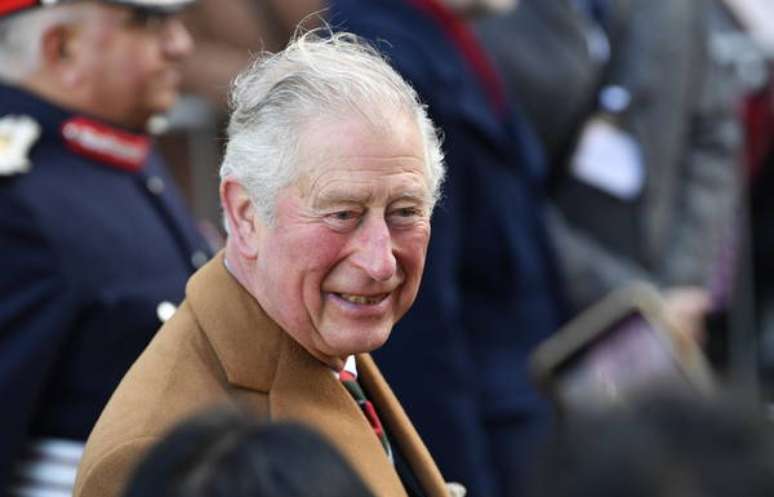 Príncipe Charles deixou isolamento na Escócia