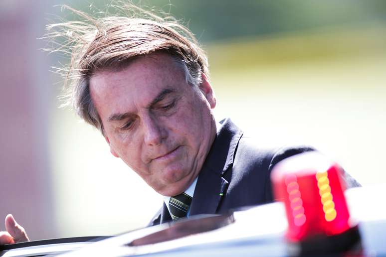 Presidente Jair Bolsonaro entra em carro no Palácio da Alvorada
30/03/2020
REUTERS/Ueslei Marcelino