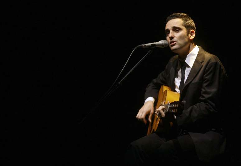 Cantor uruguaio Jorge Drexler durante show em Madri, Espanha 
12/06/2008
REUTERS/Andrea Comas
