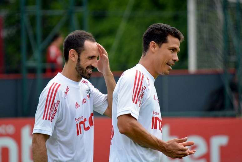 Hernanes acredita que Igor Gomes pode chegar ao nível de Kaká (Foto: Érico Leonan/saopaulofc.net)