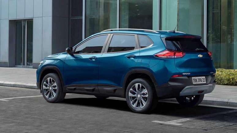 Novo Chevrolet Tracker: concorrente do Creta e vigia na coluna traseira, mas s&oacute; cinco lugares.