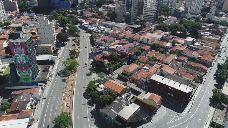 Avenidas praticamente desertas em São Paulo
24/03/2020
REUTERS/Leonardo Benassatto