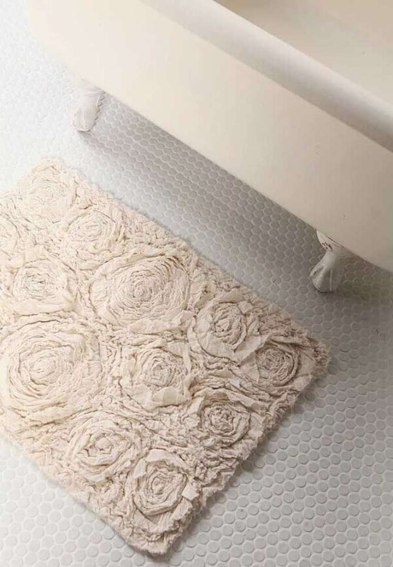 3. Modelo de tapete de retalho simples para o banheiro. Fonte: Pinterest