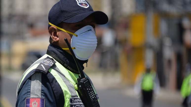 Crise do coronavírus já está virando uma emergência humanitária nas grandes cidades equatorianas