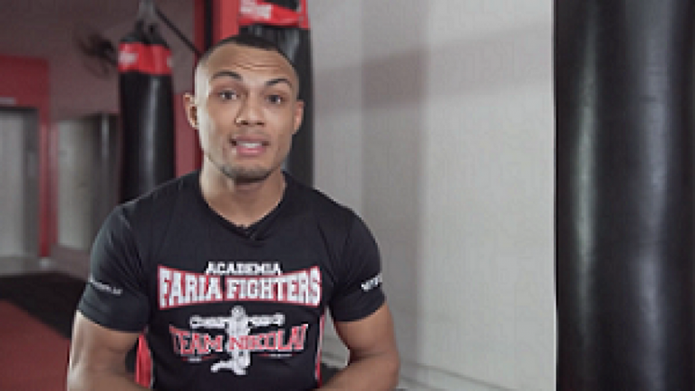 Atleta do SFT, Guilherme Faria contou sua trajetória no MMA (Foto: Reprodução/YouTube)