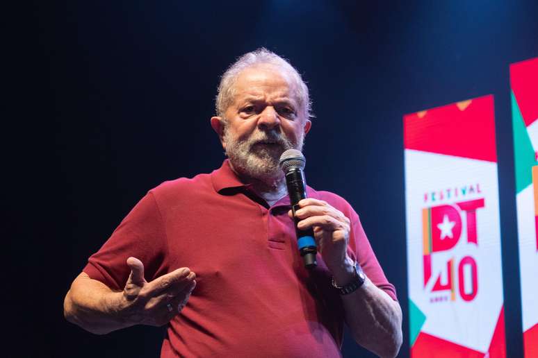 Lula orientou o PT a ter cautela com Moro e Bolsonaro