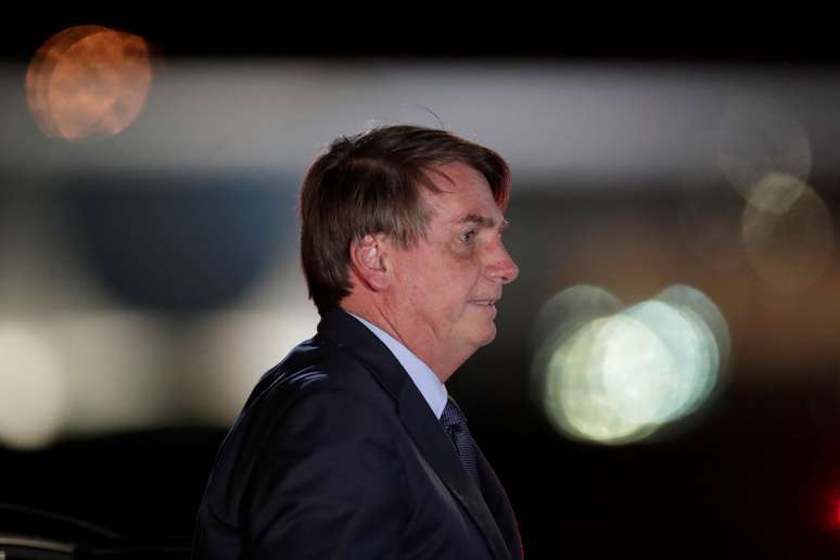 Bolsonaro chega ao Palácio da Alvorada 1/4/ 2020 REUTERS/Ueslei Marcelino