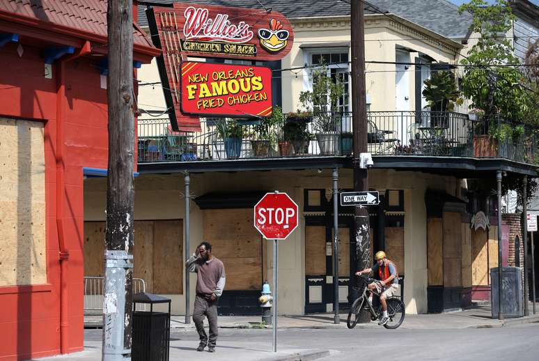 Bares e restaurantes fechados em Nova Orleans
25/03/2020
REUTERS/Jonathan Bachma