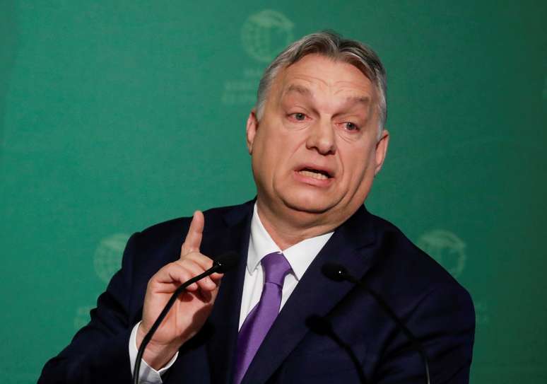 O primeiro-ministro húngaro, Viktor Orban, fala durante uma conferência de negócios em Budapeste, Hungria. 10/03/2020. REUTERS/Bernadett Szabo. 