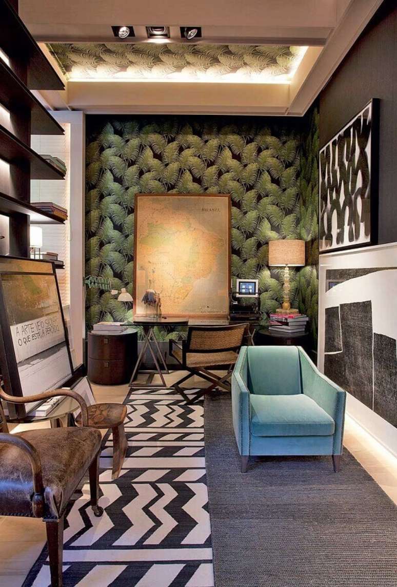 76. Papel de parede com estampa de folhagens para decora&ccedil;&atilde;o moderna &ndash; Foto: Tempo da Delicadeza