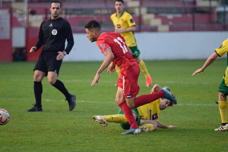 O atacante brasileiro Paulinho em ação pelo Gil Vicente, de Portugal (Foto: Gil Vicente/ Divulgação)