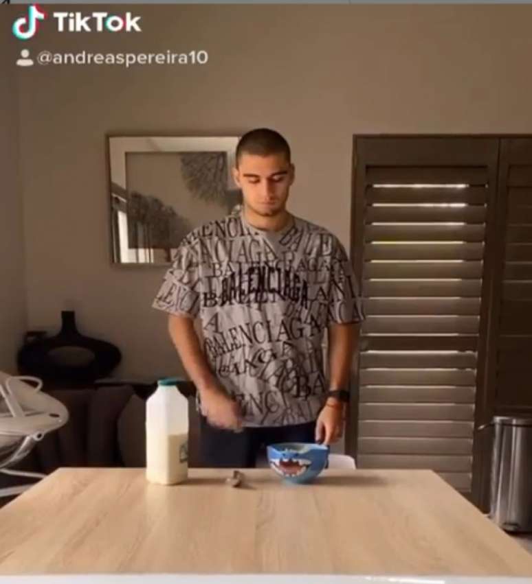 Andreas Pereira passa tempo em quarentena - Reprodução Instagram