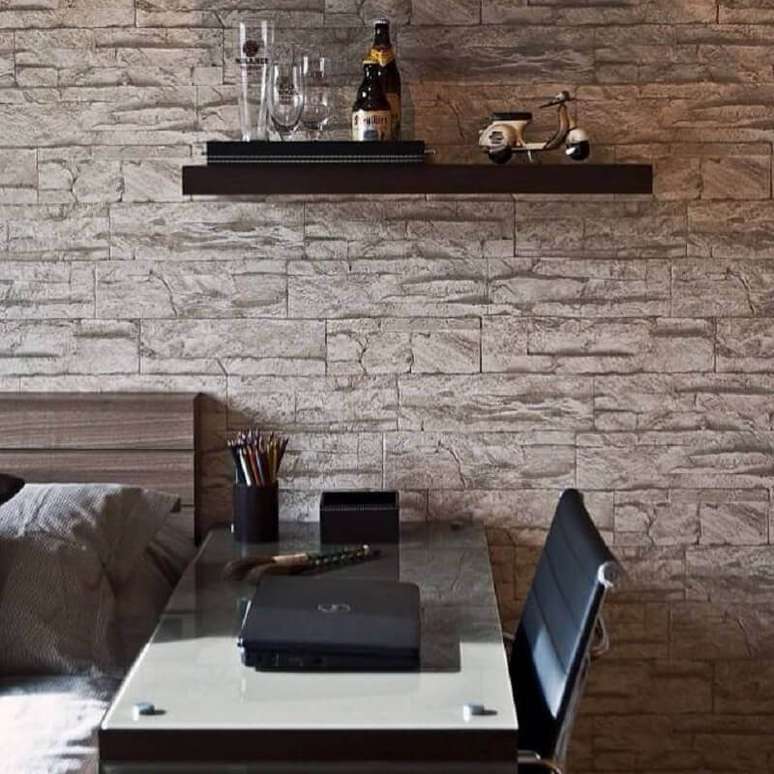 75. Invista no papel de parede para decora&ccedil;&atilde;o do seu home office &ndash; Foto: Home Fashion Trend