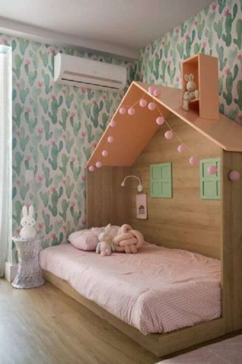 109. Quarto de crian&ccedil;a decorado com papel de parede infantil com estampa de cactos &ndash; Foto: Conex&atilde;o D&eacute;cor