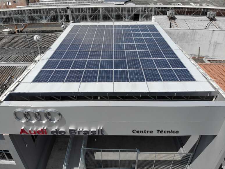 Centro Técnico Audi em São Paulo: 80 painéis fotovoltaicos de um total de 264. 