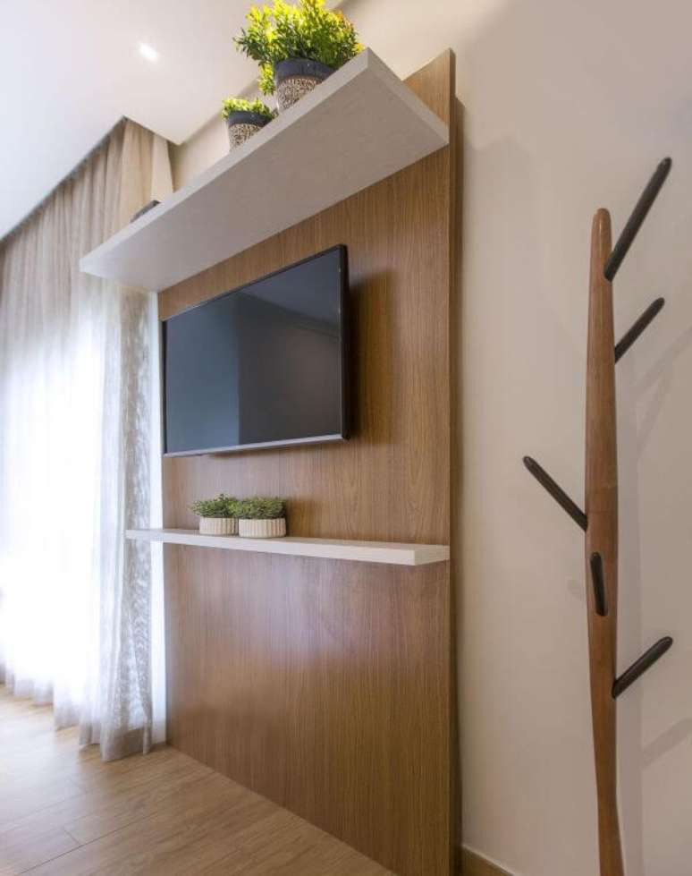 44. Painel para tv no quarto &ndash; Projeto: Luciane Mota