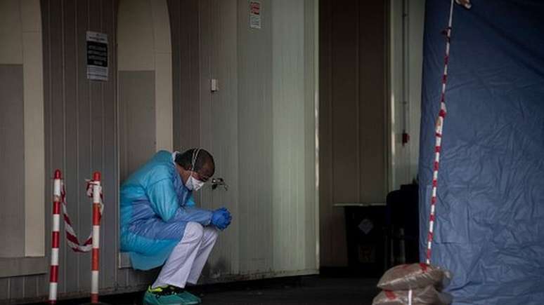 Mais de 60 médicos já morreram por covid-19 na Itália desde início da pandemia