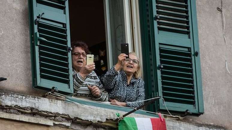 Italianos mantêm otimismo apesar de crise causada por coronavírus