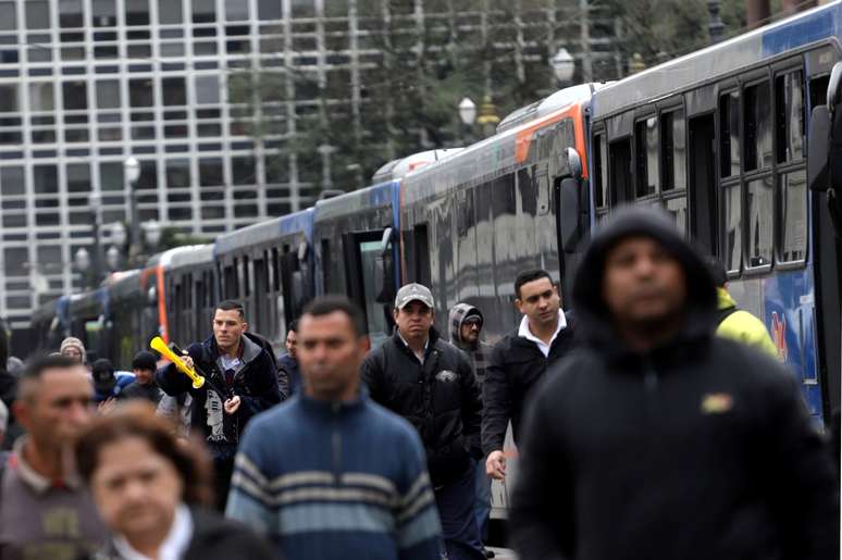 Ônibus enfileirados no Viaduto do Chá, em São Paulo
06/09/2019
REUTERS/Rahel Patrasso