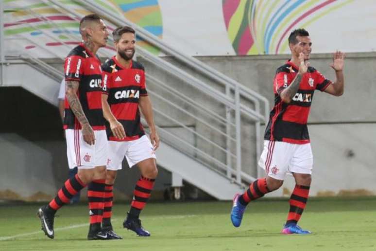 Os peruanos Trauco e Guerrero foram companheiros no Flamengo (Gilvan de Souza / Flamengo)