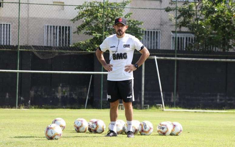 Ramon Menezes foi efetivado como novo treinador do Vasco (Foto: Rafael Ribeiro/Vasco)