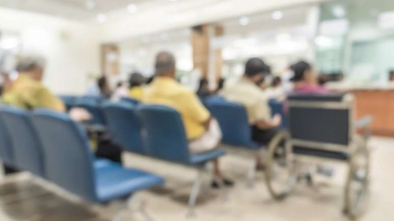 Registros de covid-19 superaram casos de gripe no Brasil, aponta levantamento feito com dados do Minist&eacute;rio da Sa&uacute;de.