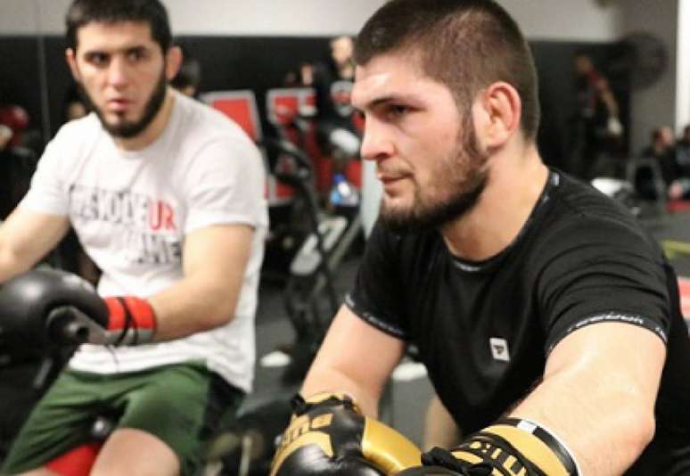 Khabib voltou a se colocar a disposição para o UFC 249 e cobrou a organização (Foto: Reprodução/Instagram)