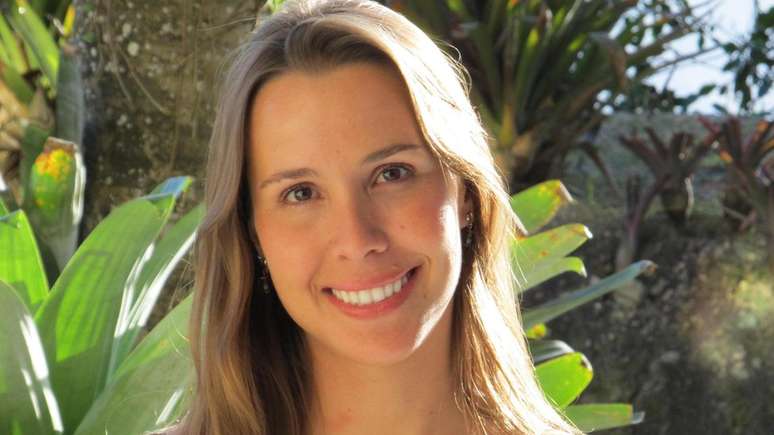A microbiologista Fabienne Ferreira financia seus próprios projetos de pesquisa