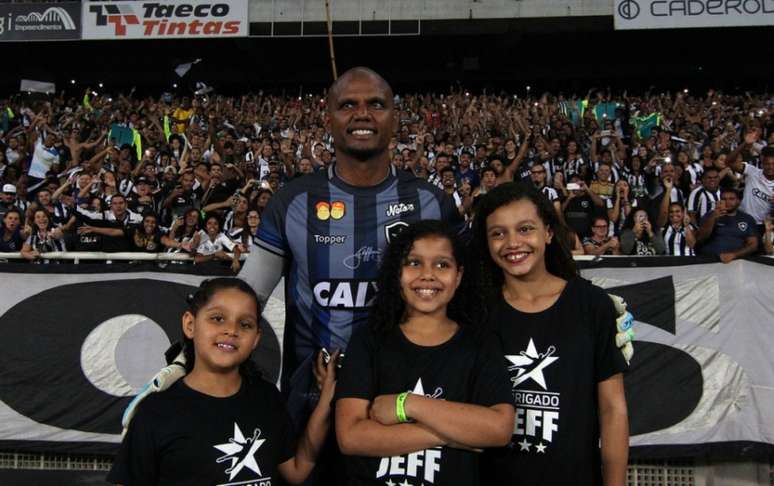 Jefferson no jogo de despedida pelo Botafogo (Foto: Vítor Silva/SSPress/Botafogo)