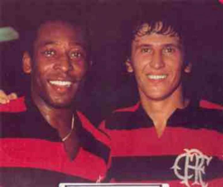 Pelé ao lado de Zico: parceria histórica, há 41 anos (Foto: Site oficial do Flamengo)